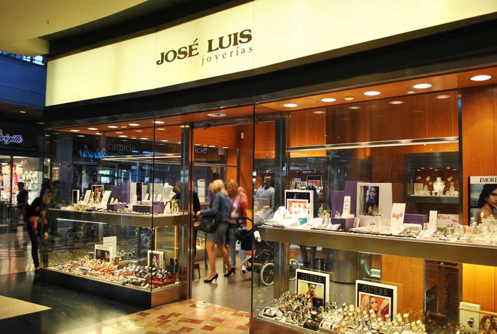 José Luis Joyerías Necesita Dependiente/a en el Centro Comercial La Cañada en Marbella en Málaga